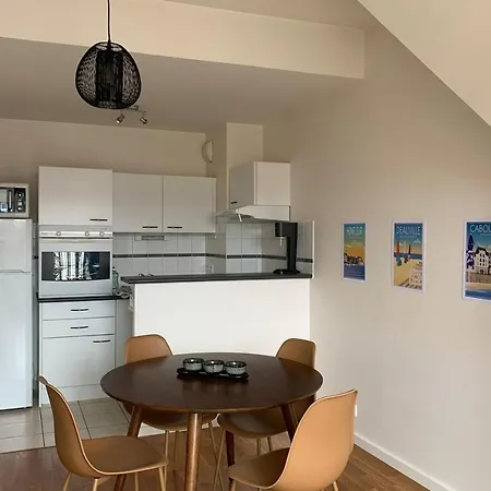 JOLI 41 m avec wifi et BALCON proche de la PLAGE Deauville Extérieur photo
