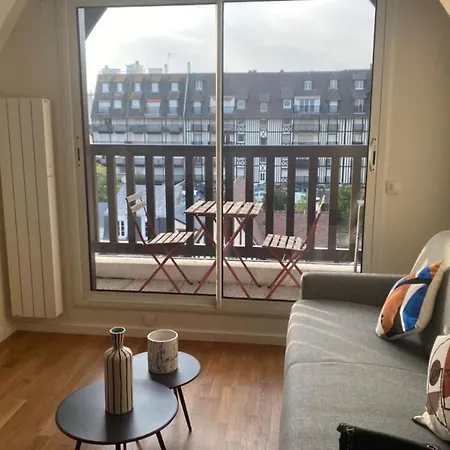 JOLI 41 m avec wifi et BALCON proche de la PLAGE Deauville Extérieur photo