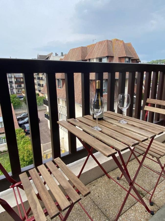 Apartment 41 M With Balcony Near The Deauville