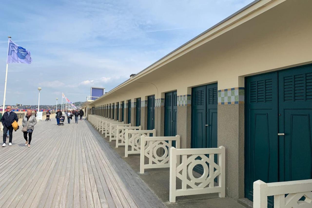 41 M With Balcony Near The * Deauville